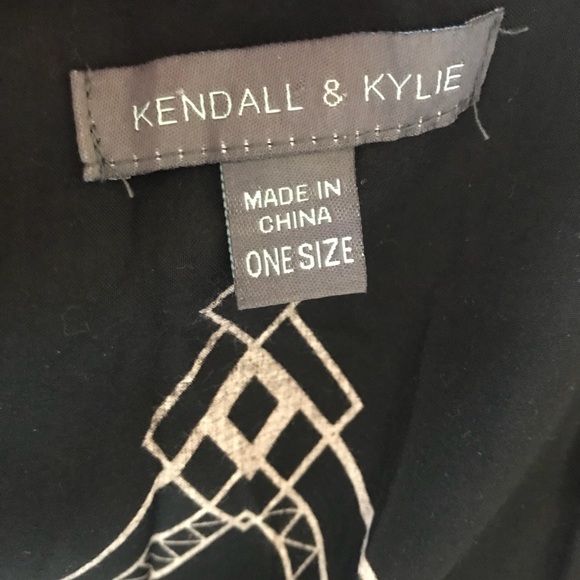Kendall and Kylie Cardigan - Picture 4 of 4